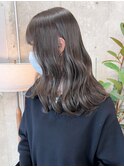 オリーブグレージュ