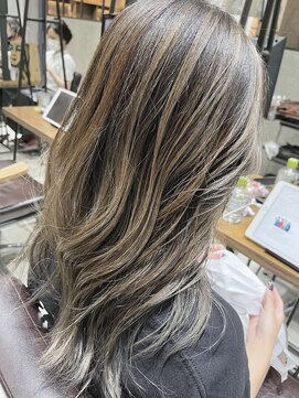 フェリア 渋谷(Feria) 【透明感】グレージュバレイヤージュスタイル