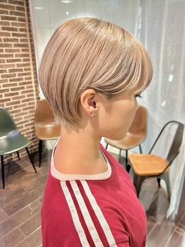 ヘアーアンドメイク ビス(HAIR&MAKE bis) 横顔かわいいショート☆ももこ