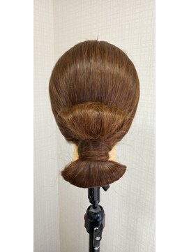 サロン ド オリーブ タイトシニヨン