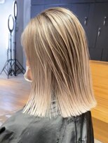 美髪ショートボブ外ハネボブ_ba393451