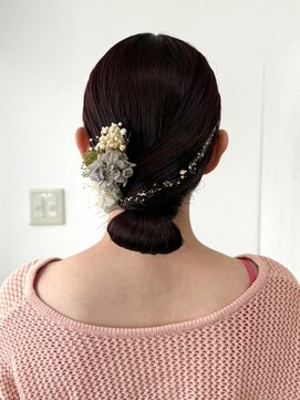 ルーナ(Luna) まとめ髪 ピタッとシニヨンヘア