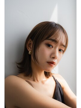 ロウ 銀座(RAW) 切りっぱなし　フェイスレイヤー　外ハネ　銀座