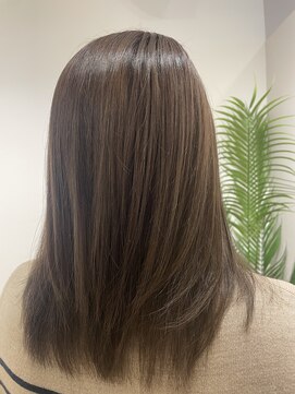 アッシュベージュ