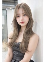 テラス トヨタ(Telasu Toyota)&nbsp;アッシュミルクティーベージュカラーとレイヤーカット