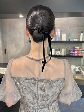 ケンジ 横浜(KENJE) タイトヘア/ベロアリボン/シニヨン/結婚式/お呼ばれヘア