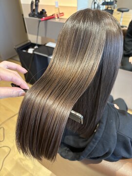 ロッカ(ROCCA) ミディアム×ストレート×艶髪×髪質改善×名東区×守山区