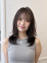 テンバイシオミエイチ(10 by shiomi H) 抜け感レイヤーカットでイメチェン!