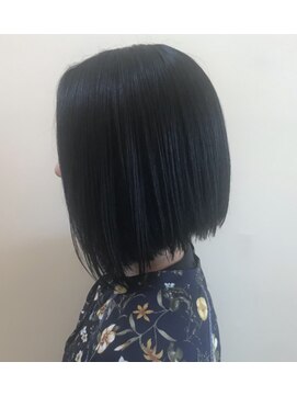 ヘアースペース ブイ(hair space V) スタイリッシュなストレート前下りボブ