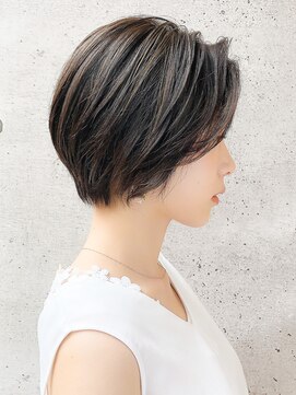 アグノス 青山(Agnos) ★イメチェンマロンベージュ前髪小顔カット耳かけ丸みショート