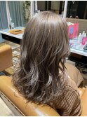 人気で定番のミルクティーグレージュ