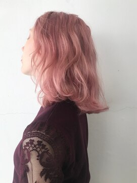 クロ(Kro) ホワイト×ピンク