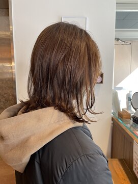 エクリ 麻布十番(equri) 大人かわいいベージュカラー 20代 30代 40代 外ハネ