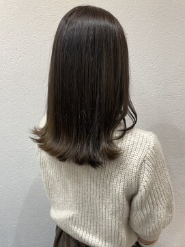 フェリア 梅田(FERIA) 【梅田　茶屋町】ペールベージュ×オリーブ