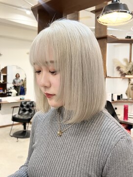 ラック 津田沼(LUCK) ホワイトベージュ/シルバー/ブリーチ/ケアブリーチ/津田沼