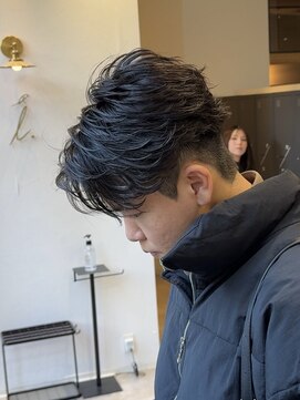 ビューシンサイバシ(VIEW SHINSAIBASHI) フェザーショート センターパート