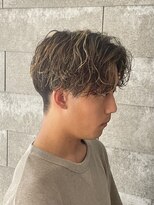 ニアウ 伊勢崎連取店(Niau)&nbsp;シャドウパーマルーズパーマセンターパートハイライト