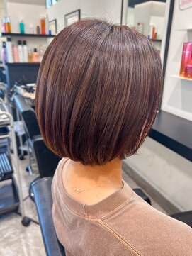 アパカバール 鳳店(Apa kabar) 丸みボブ