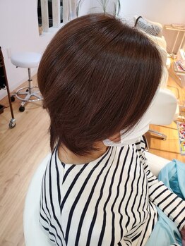 頭皮や髪に優しいカラー剤をご用意◎漢方の和漢カラーは刺激が少なく、ダメージレスに上品カラーが叶う♪