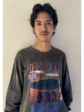 ヌース(NOOS) メンズセンターパートウルフパーマ