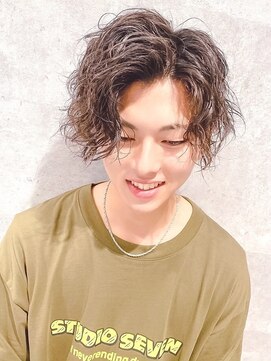 ディーバ 横浜(D.I.E.V.A) 10代20代30代ツーブロックワイルドアップバングフェザーマッシュ