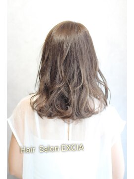 エクシア(EXCIA) 柔らかグレージュ☆リラックスヘア