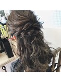 ねじりハーフアップ
