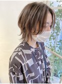 2025春夏人気髪型細めハイライトのウルフショートグレージュ