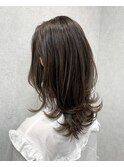 韓国風くびれミディアム×暗髪ハイライト