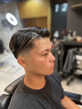 フランクスバーバー アンド ビアークラブ(FRANK'S BARBER and BEER CLUB) フェード