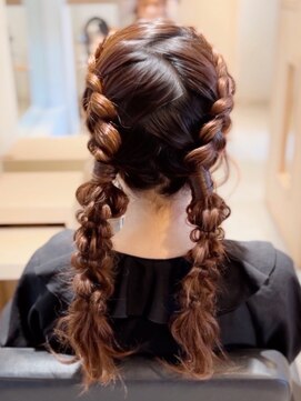 フォーエス(4S) ポコポコが可愛いツインスタイル