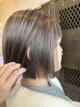 アチーブリス(achieve Liss) アッシュブラウンカラー コントラストハイライト♪