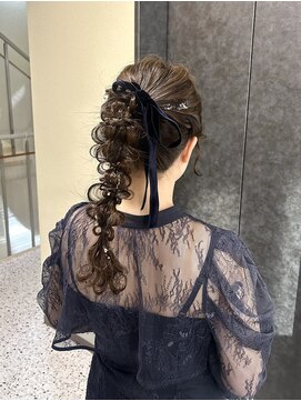 ミラ(Mila) ベロアリボンとの組み合わせがかわいい*ふわもこポニーアレンジ