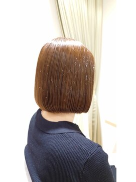 ジーナ(ZINA) 肩上ショートボブ