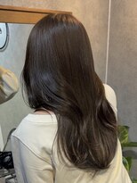 エン(en.)&nbsp;○柔らかい雰囲気にしてくれるオリーブベージュ