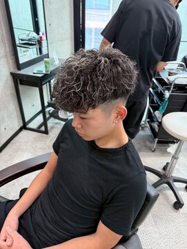 イーラ(era) パーマ/メンズ/刈り上げ/眉毛/ツイスト