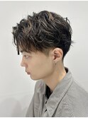 メンズショートパーマ刈り上げセンターパートフェザーシャドウ