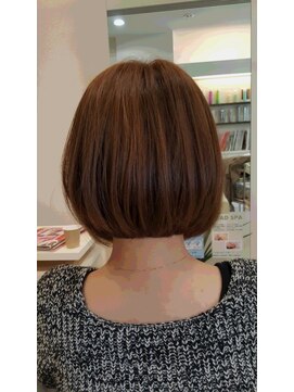 ロアール 楠(LOAOL KUSUNOKI) 前下がりボブ