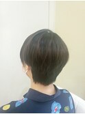 暗髪ショート×イヤリングカラー