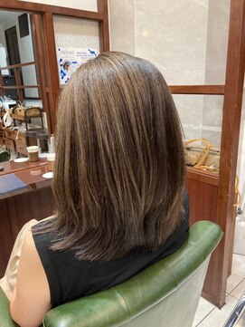 サロンデピレ サラツヤ髪30代40代ブラウンナチュラルスタイル