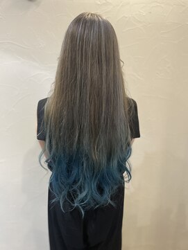 ヴァパウス ヘアーデザイン(Vapaus hair design) ハイライトグラデーション～ブルー～