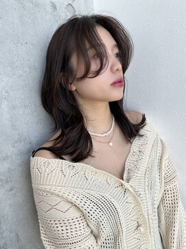 ディーエックス スリー(Dxxxx III) ・顔周り作るサイドバング・クビレミディ