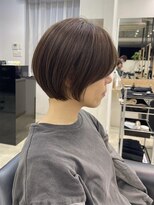 イヴォークトーキョーオーサカ(EVOKE TOKYO osaka)&nbsp;丸みショート 艶髪 耳かけ 可愛い グレージュ ヘアカラー 小顔