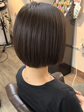 アティック(attic) ショートボブ/ボブ/ミディアム/ヘアドネーション/レイヤーカット