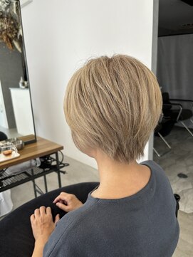 テラス トヨタ(Telasu Toyota) 20代30代40代50代◎大人かわいい短め丸みショートと白髪ボカし