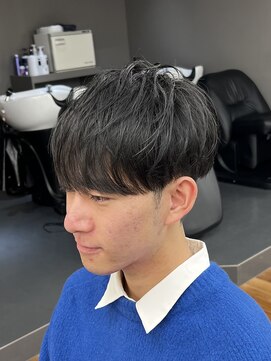 ザデイトウキョウ 表参道 青山(THE DAY TOKYO) MEN’S/サーフカール/刈り上げセンターパート/表参道駅/青山