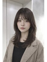 シウン(SIUN.)&nbsp;暗めグレージュ×くびれレイヤー