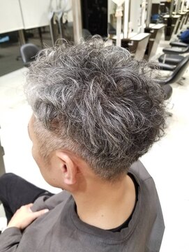 ミック ヘアアンドメイクアップ 高田店(miq Hair&Make up) 刈り上げパーマ/メンズパーマ/ナチュラルパーマ/グレイヘア