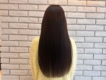 フルミー(fulme.)の写真/【美髪ストレート】くせ毛、うねり、広がりの悩みをダメージを考え乾かすだけで自然でふんわり美しい美髪へ