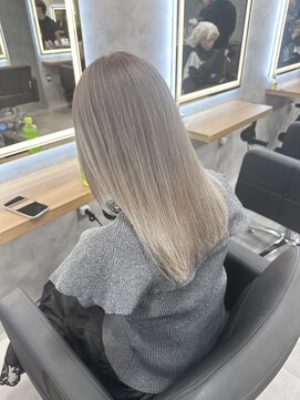 スタンス(STANCE) ブランドに落ちるミルクティーグレージュ